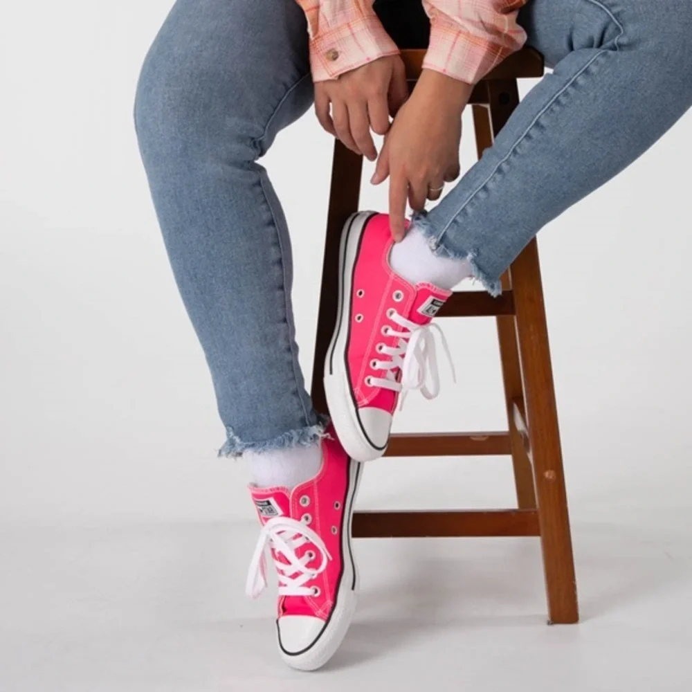 Converse Chuck Taylor All Star Lo Sneaker - Hyper Pink​​​
